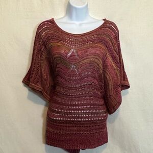 H-18 Madison Red,‎ Cream & Green Crocheted Short Sleeve Pullover Sweater Size M